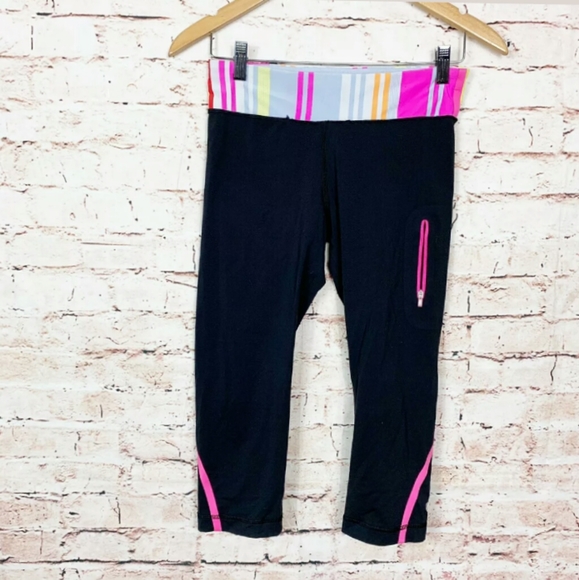 lululemon athletica Pants - Lululemon black crop pants capris size 6